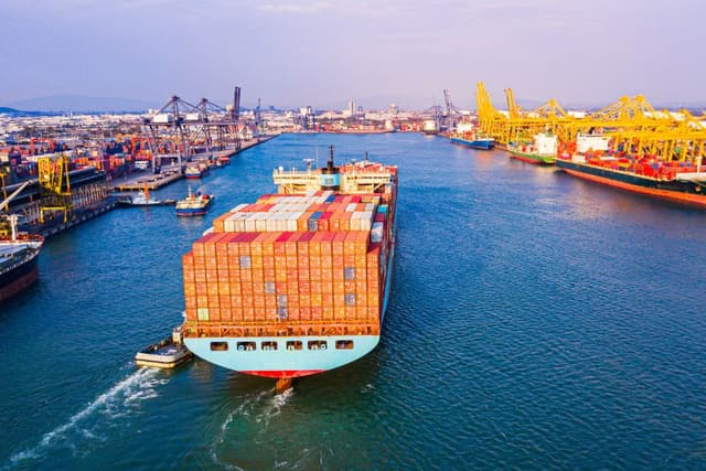 Ocean freight shipping containers