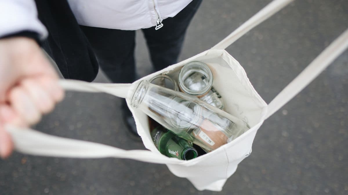 recyclable bottles and cans to improve sustainability