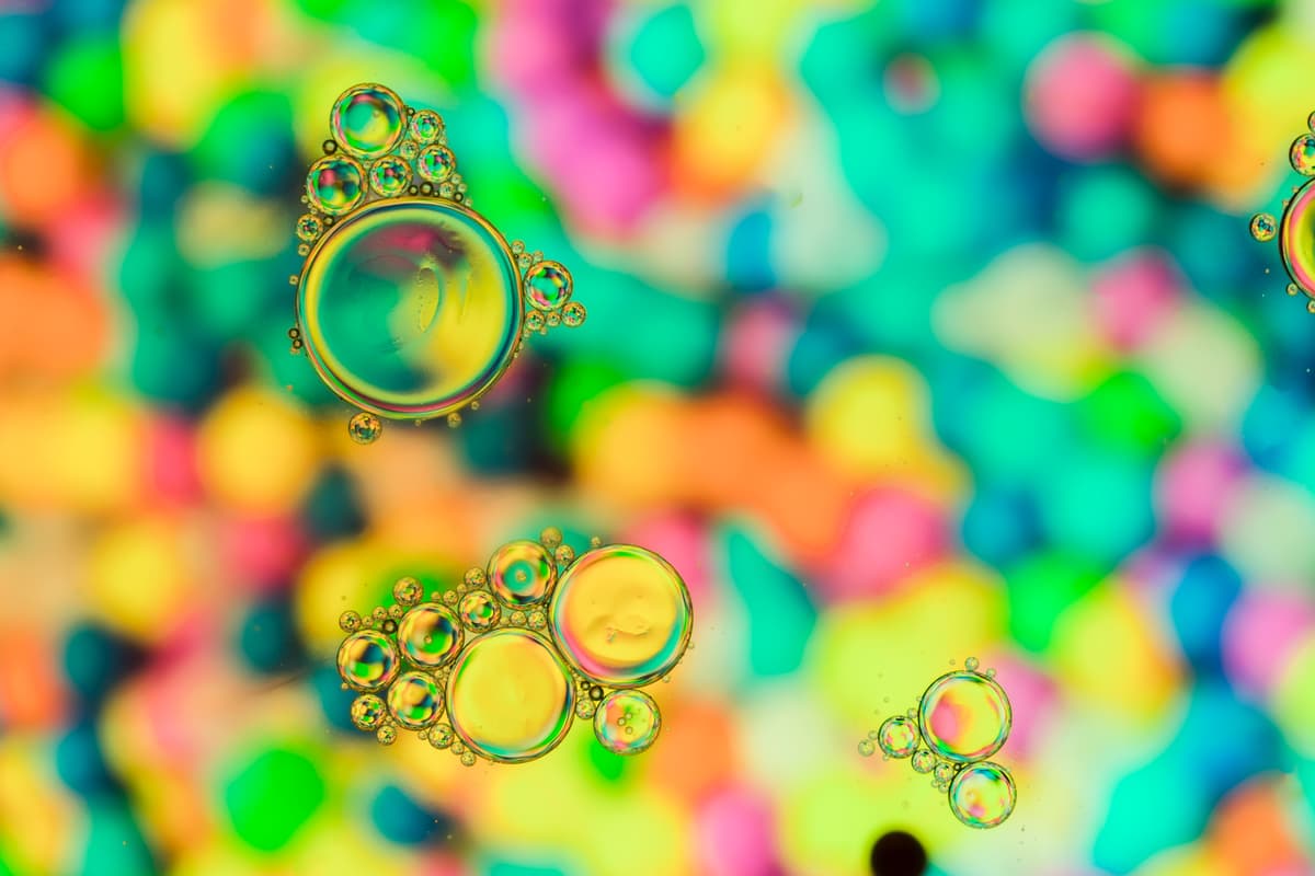 bubbles from chemical recycling of plastics